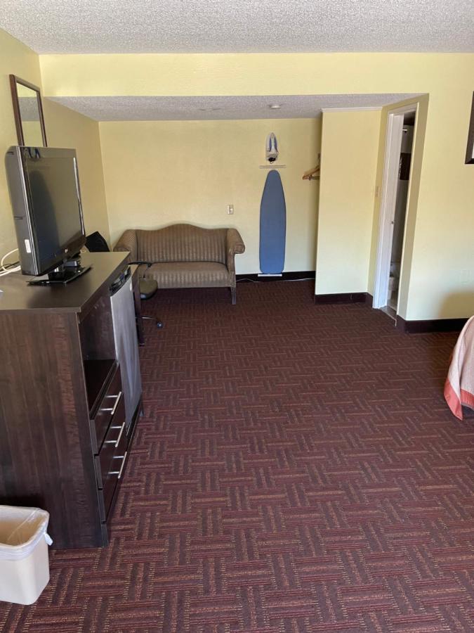 Royal Inn Bellmawr Bagian luar foto